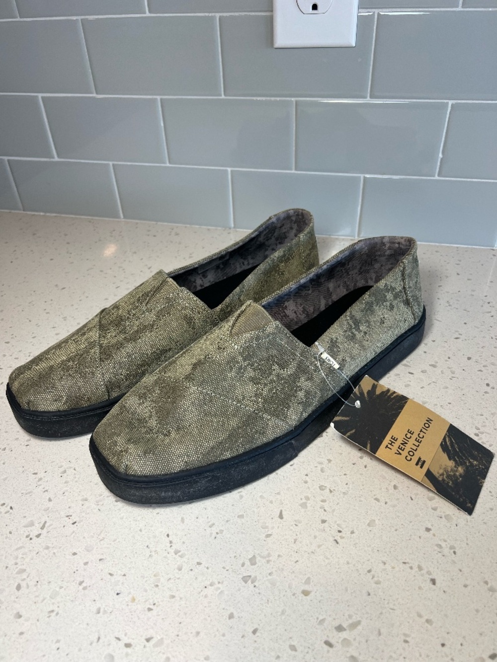 Tom's The Venice Collection Classic Canvas Slip On Shoes Olive Green NEW Size 12